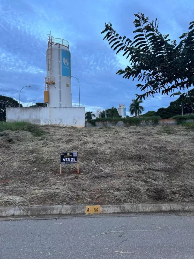 Terreno à venda, 200m² - Foto 1