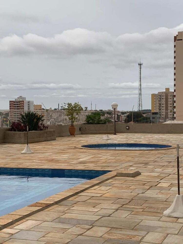 Apartamento à venda com 3 quartos, 145m² - Foto 2