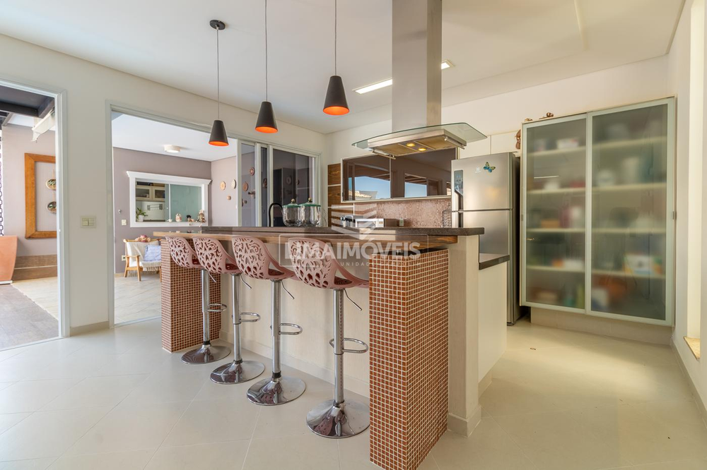 Casa de Condomínio à venda com 3 quartos, 368m² - Foto 4