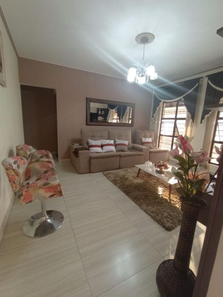 Casa, 3 quartos, 244 m² - Foto 2