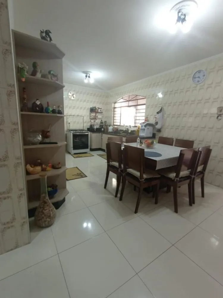 Casa, 3 quartos, 244 m² - Foto 26