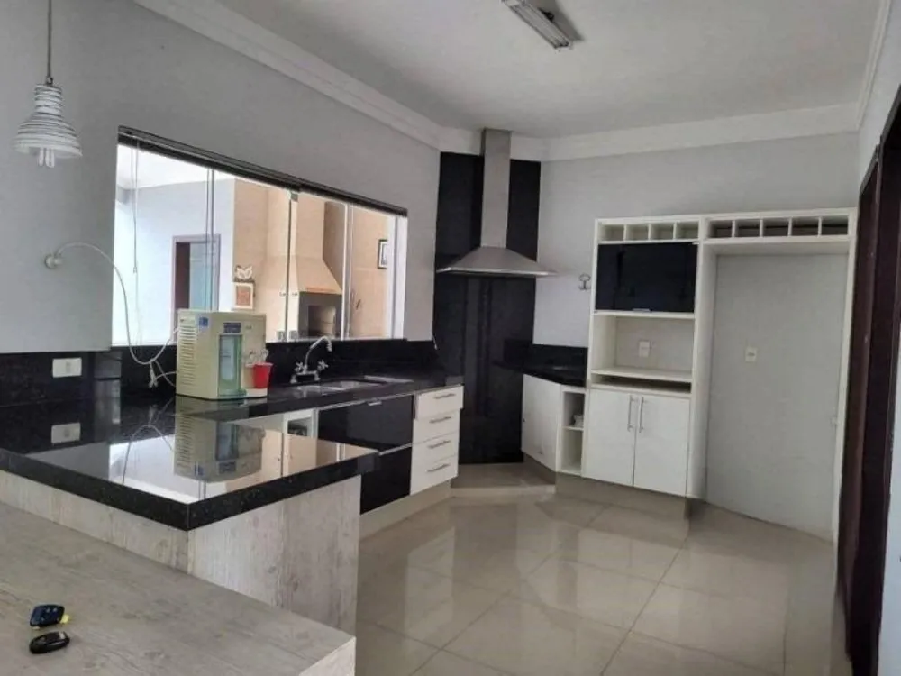 Casa, 3 quartos, 242 m² - Foto 4