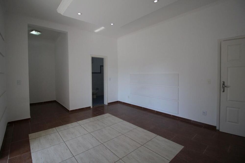 Casa à venda com 7 quartos, 220m² - Foto 10
