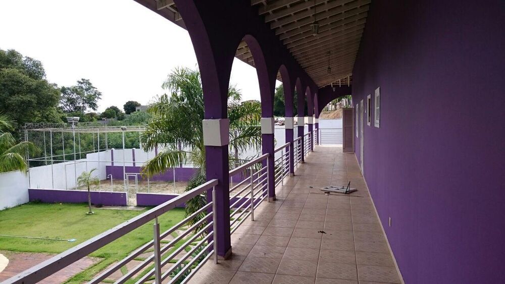 Casa à venda com 7 quartos, 220m² - Foto 1