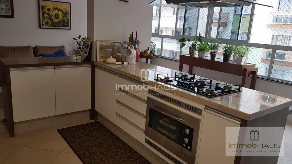 Apartamento, 3 quartos, 225 m² - Foto 2