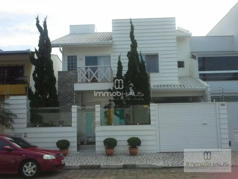 Sobrado, 3 quartos, 180 m² - Foto 1