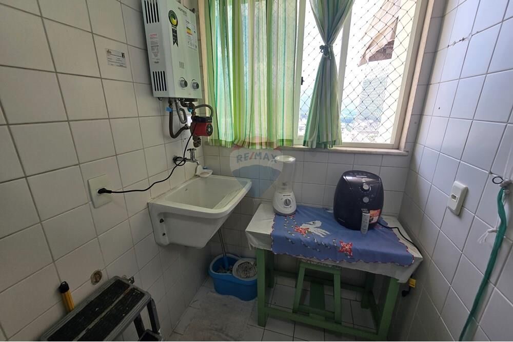 Apartamento à venda com 2 quartos, 62m² - Foto 2