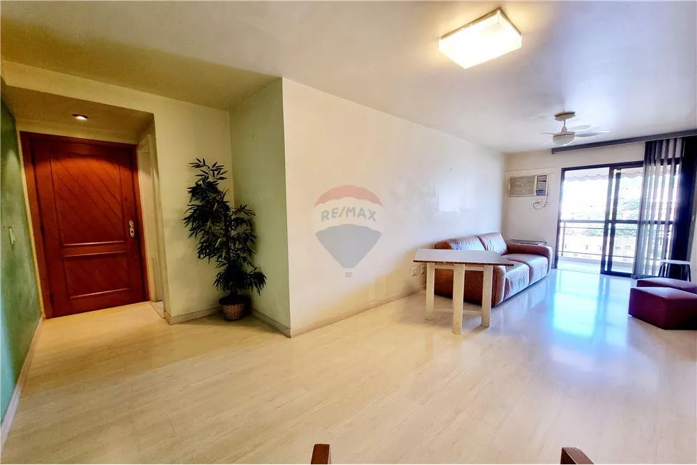 Apartamento à venda com 3 quartos, 105m² - Foto 2