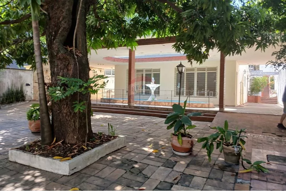 Casa, 4 quartos, 621 m² - Foto 2