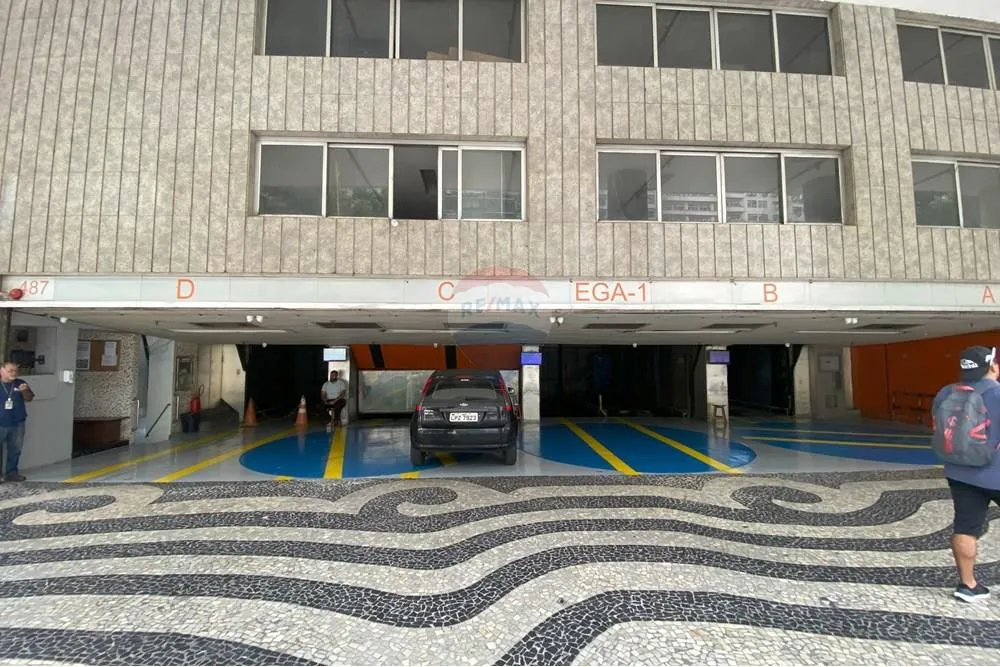 Box-Garagem, 392 m² - Foto 1