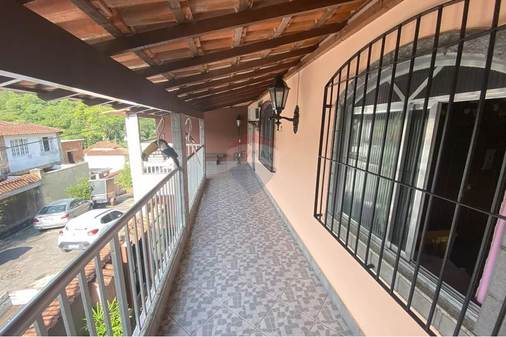 Casa, 4 quartos, 196 m² - Foto 1