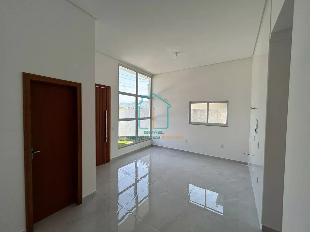 Casa à venda com 3 quartos, 94m² - Foto 4