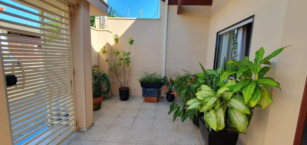 Casa à venda com 2 quartos, 154m² - Foto 2