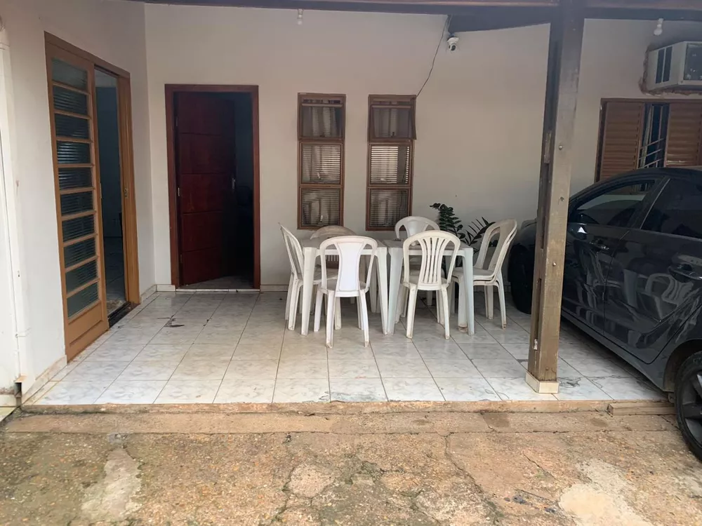 Casa à venda com 1 quarto, 250m² - Foto 2