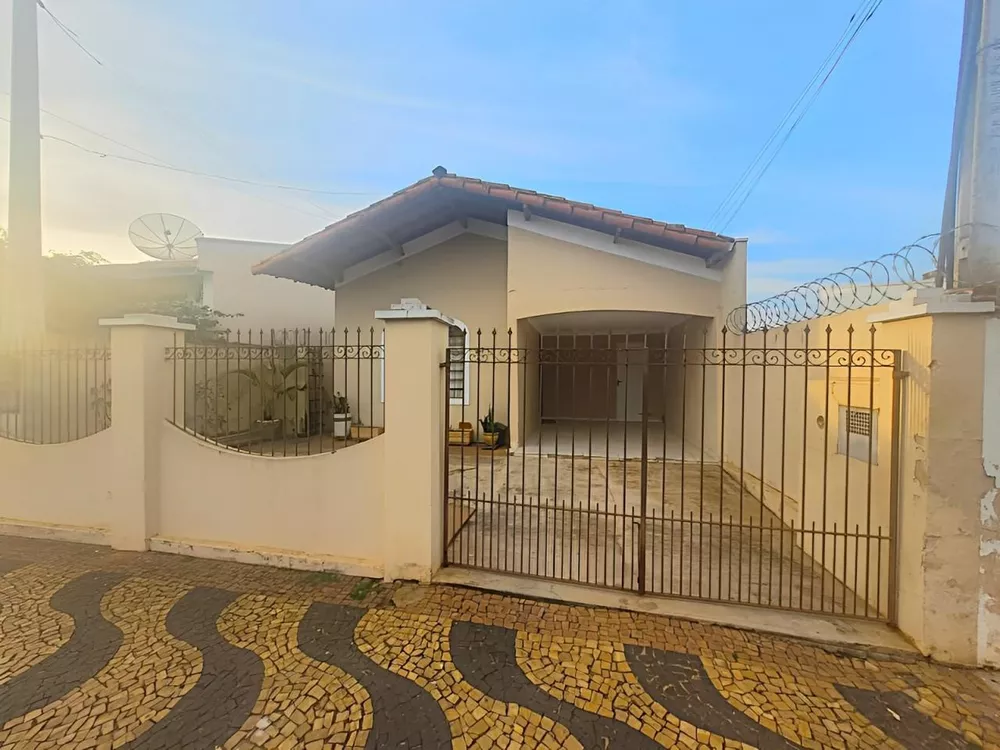 Casa à venda com 3 quartos, 300m² - Foto 3