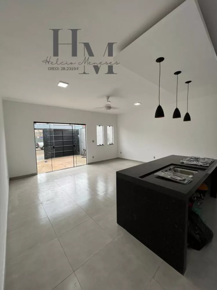 Casa à venda com 2 quartos, 155m² - Foto 1