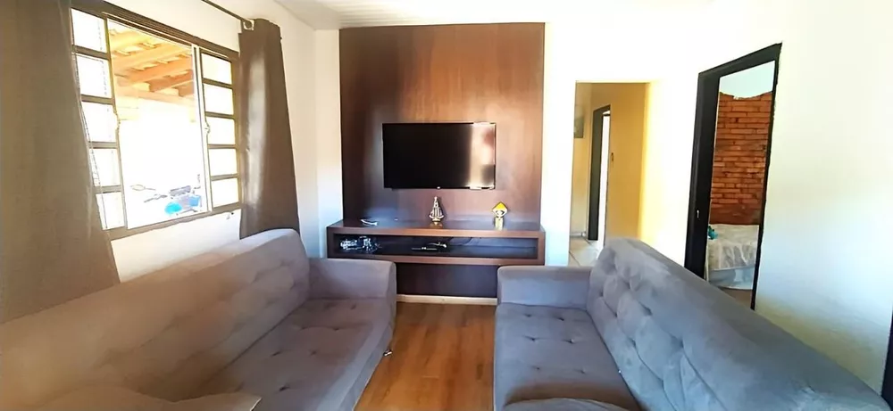 Casa à venda com 3 quartos, 296m² - Foto 1