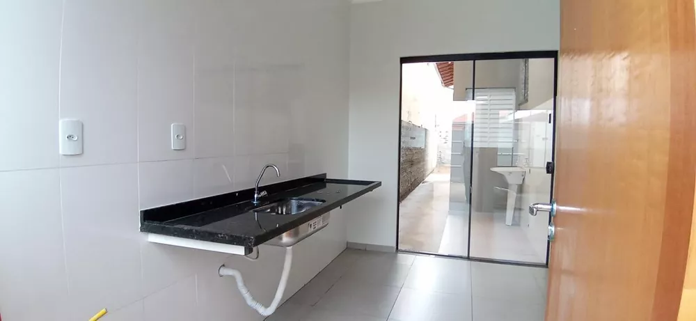 Casa à venda com 2 quartos, 125m² - Foto 3