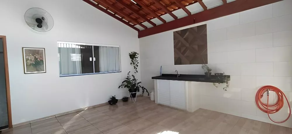 Casa à venda com 2 quartos, 165m² - Foto 4