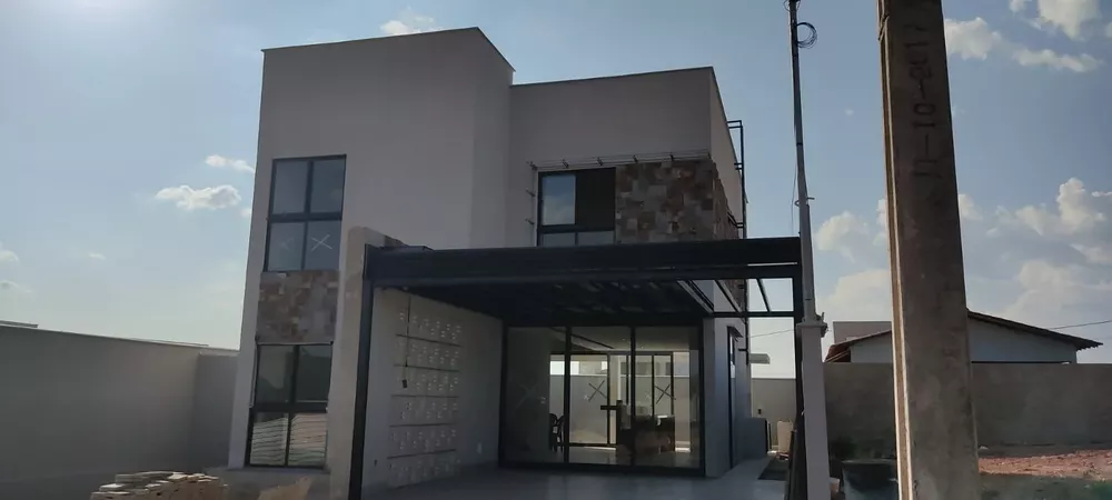 Sobrado à venda com 3 quartos, 183m² - Foto 1