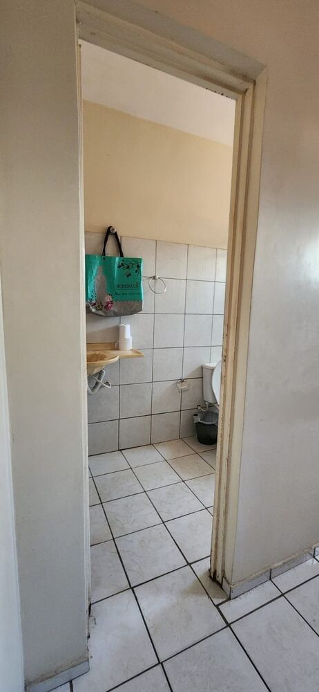 Casa à venda com 2 quartos, 200m² - Foto 2
