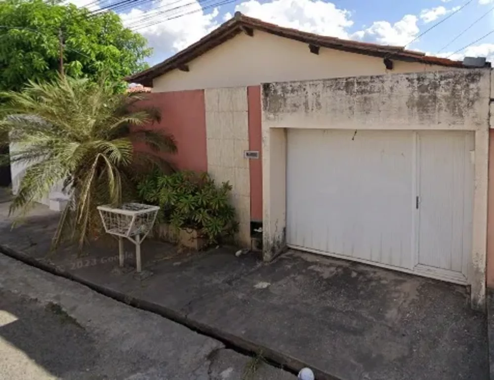 Casa à venda com 3 quartos, 200m² - Foto 1