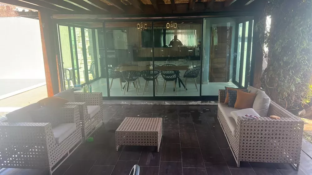 Casa à venda e aluguel com 7 quartos, 450m² - Foto 1
