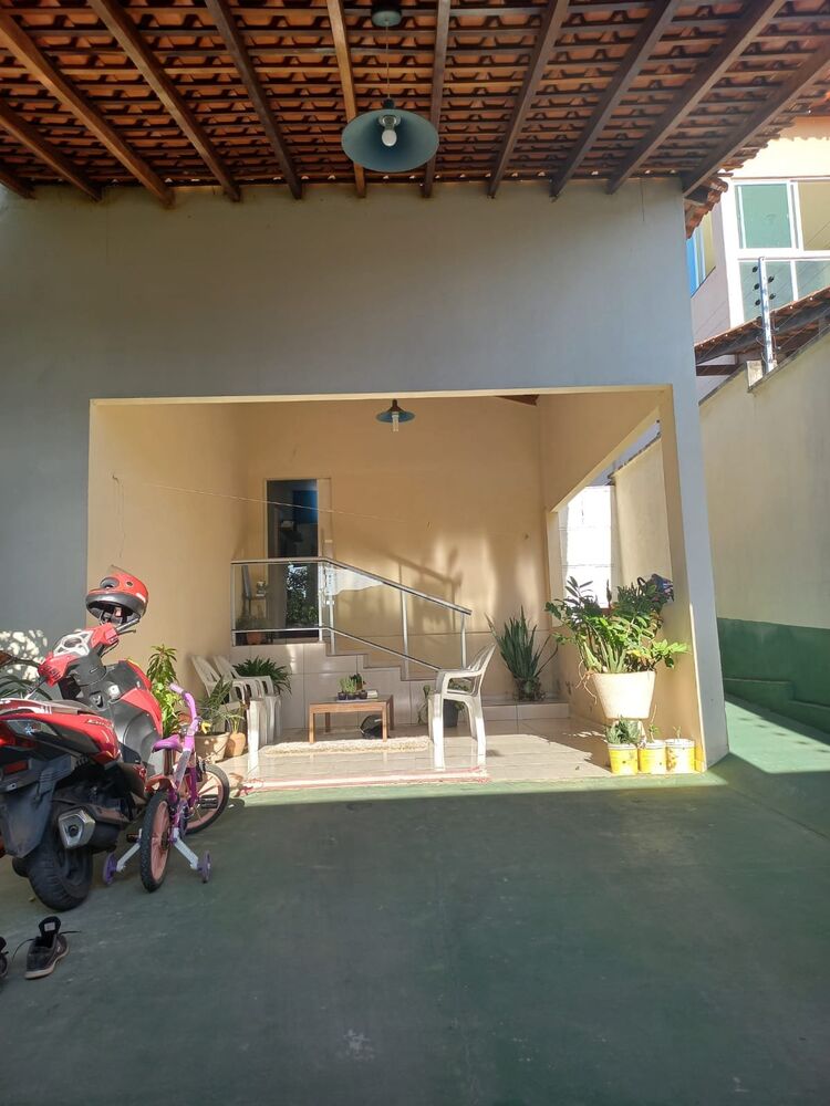 Casa à venda com 2 quartos, 300m² - Foto 2