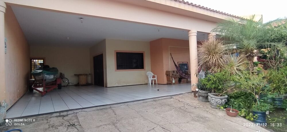 Casa à venda com 4 quartos, 429m² - Foto 1