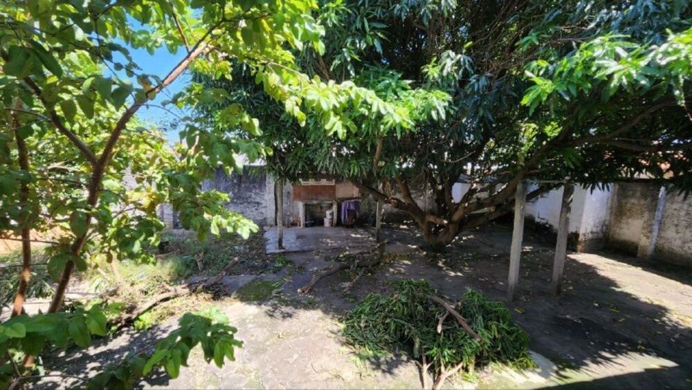 Casa à venda com 5 quartos, 230m² - Foto 2