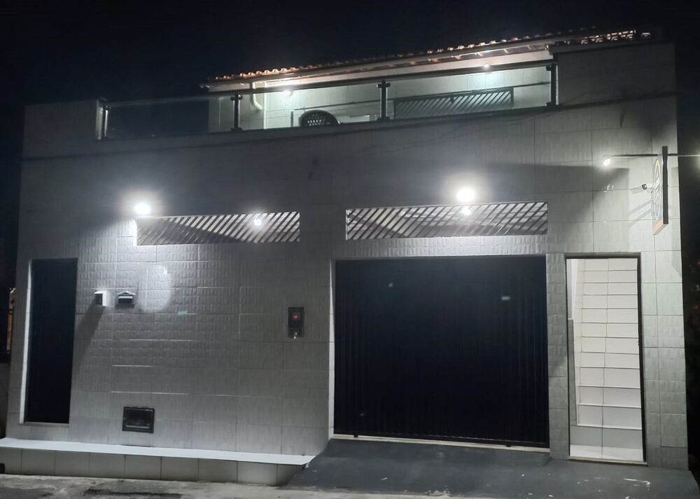 Casa à venda com 4 quartos, 272m² - Foto 2