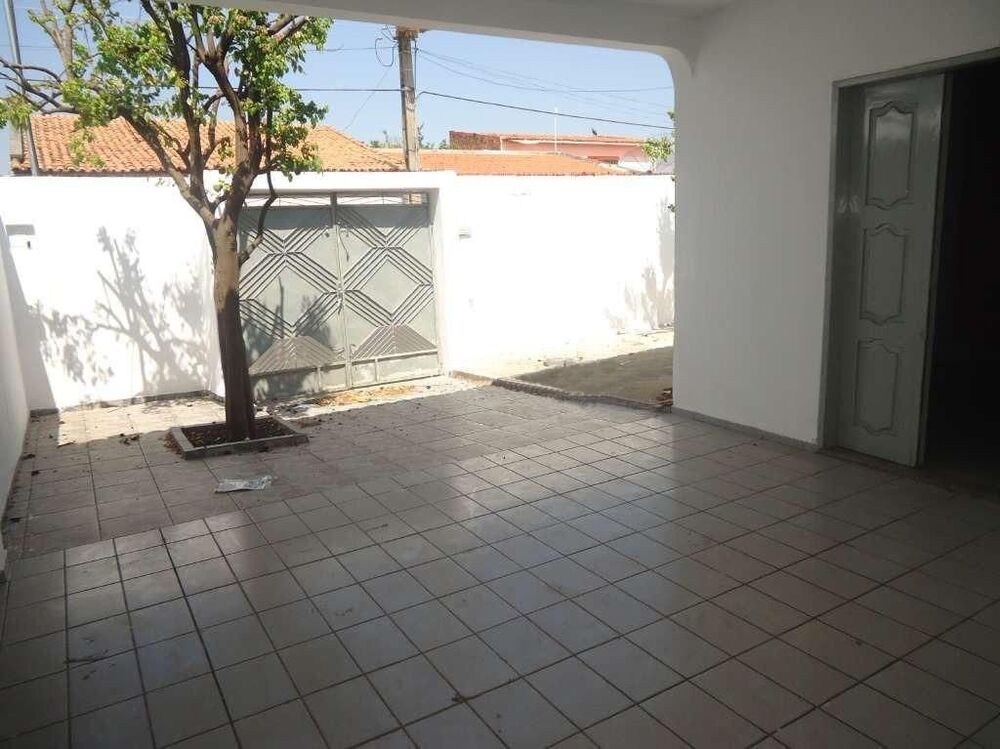Casa à venda com 3 quartos, 250m² - Foto 11