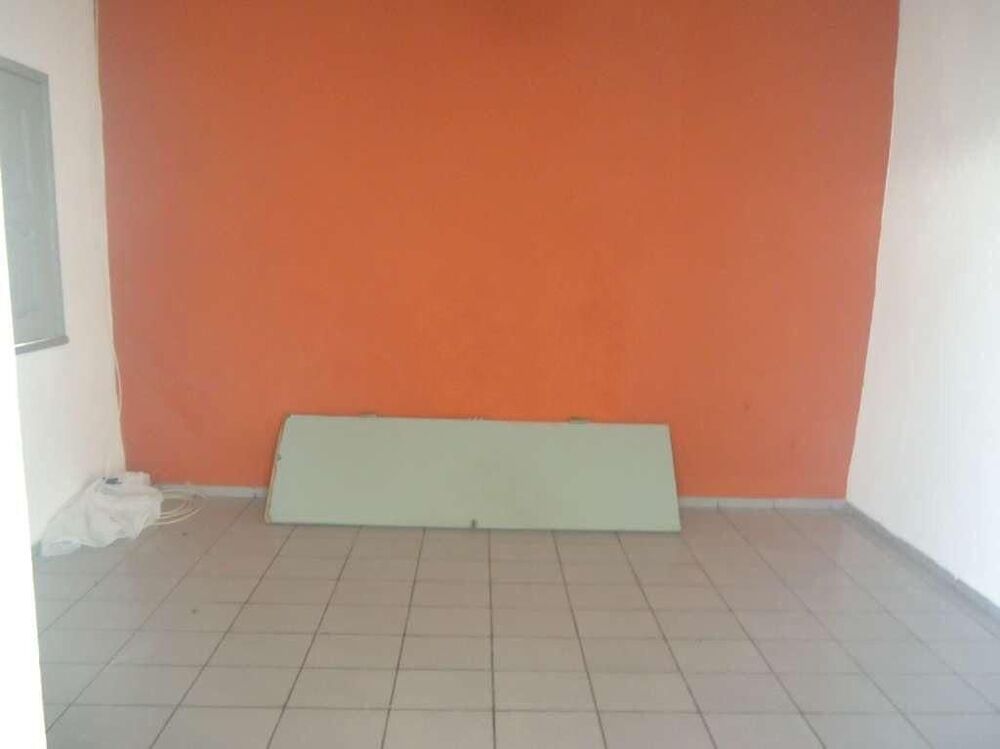 Casa à venda com 3 quartos, 250m² - Foto 2
