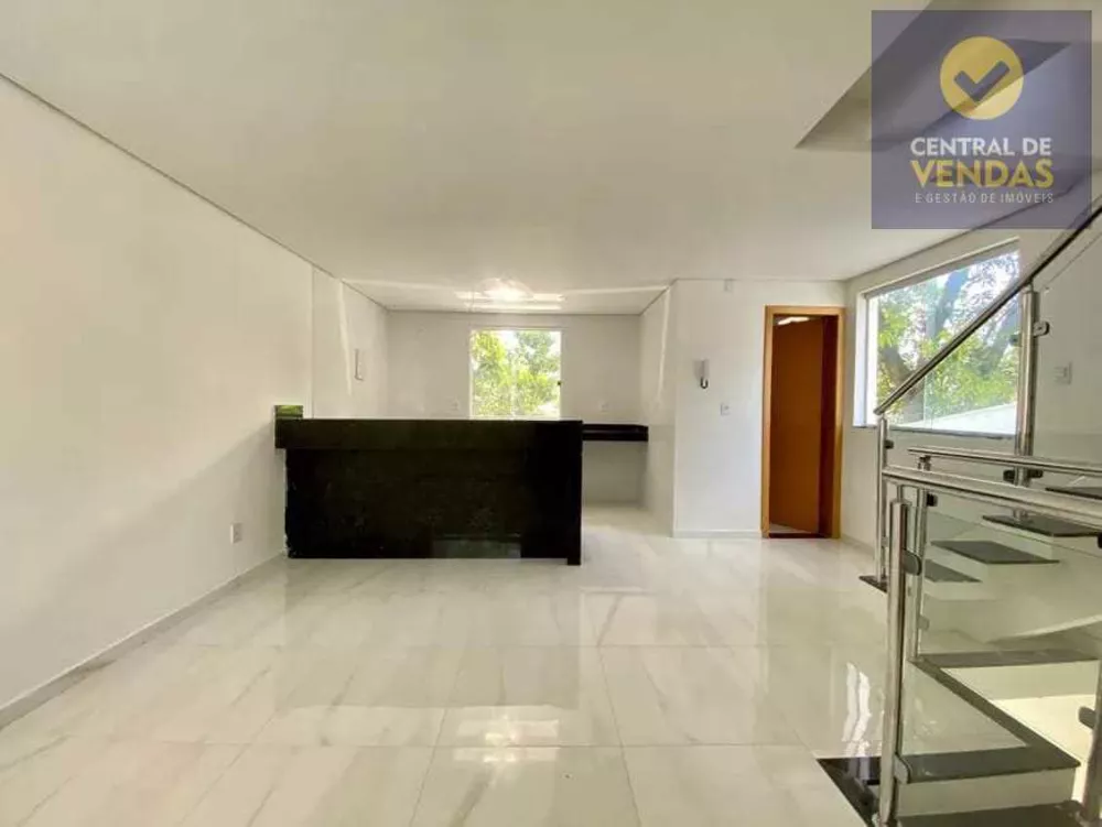 Casa à venda com 3 quartos, 230m² - Foto 3