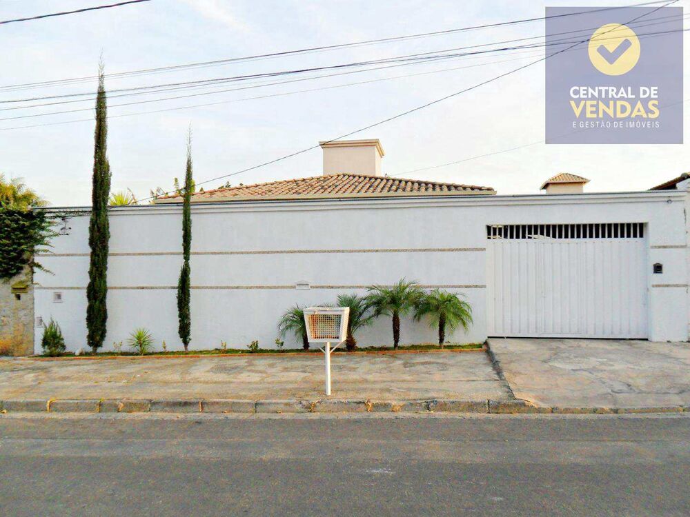 Casa, 3 quartos, 203 m² - Foto 1