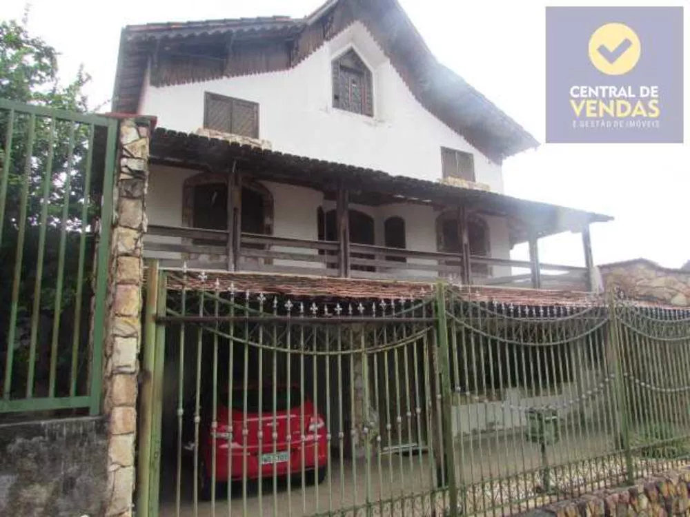 Casa à venda com 6 quartos, 360m² - Foto 2