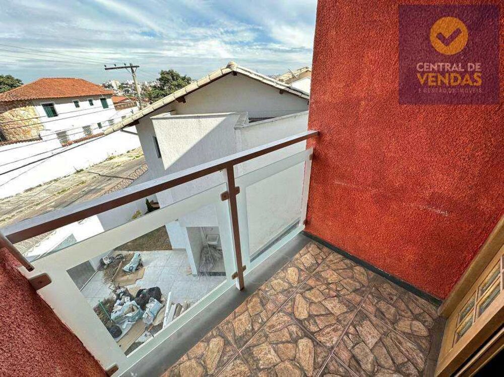 Apartamento à venda com 3 quartos, 80m² - Foto 1