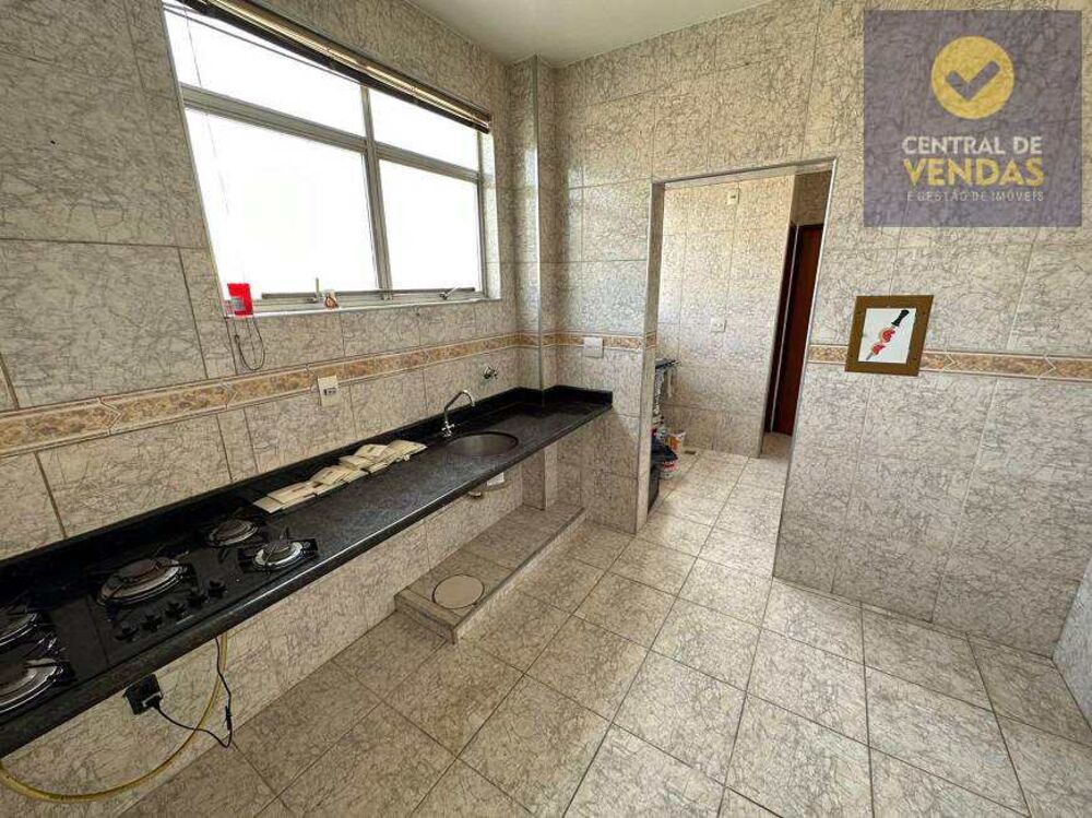Apartamento à venda com 3 quartos, 80m² - Foto 2