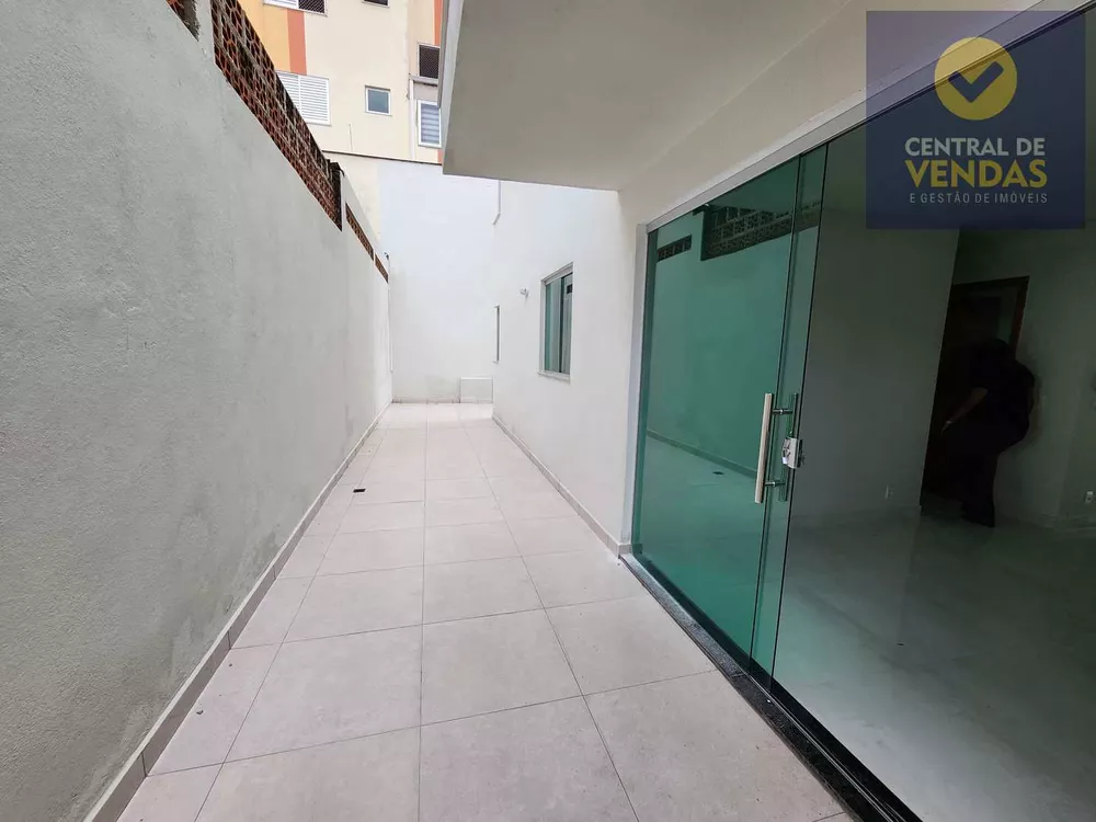 Apartamento à venda com 3 quartos, 180m² - Foto 2