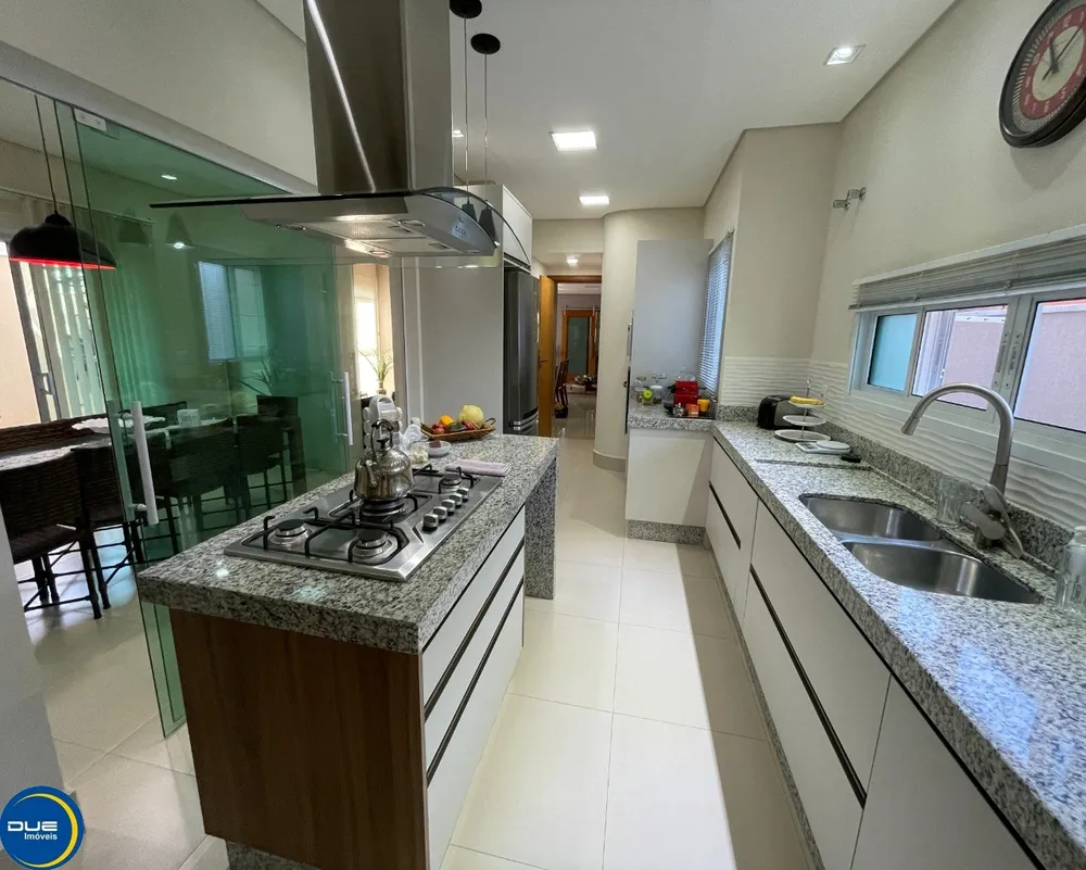 Casa, 3 quartos, 286 m² - Foto 4