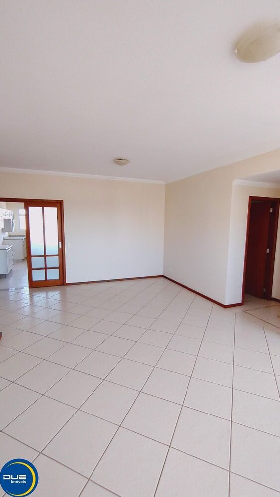 Apartamento à venda com 3 quartos, 152m² - Foto 2