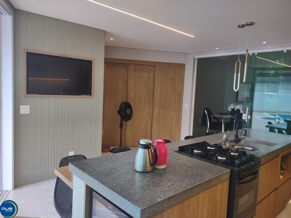 Casa, 4 quartos, 299 m² - Foto 1