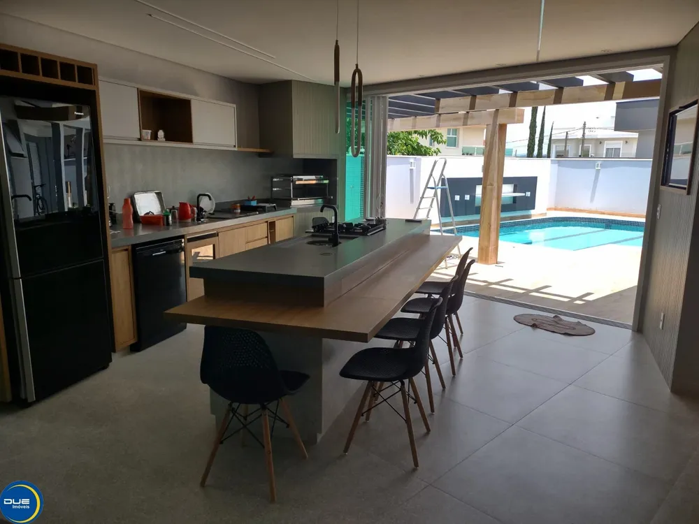 Casa, 4 quartos, 299 m² - Foto 1