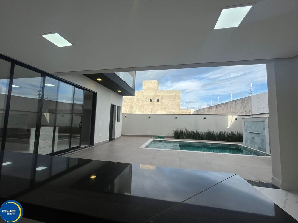 Casa, 3 quartos, 330 m² - Foto 1