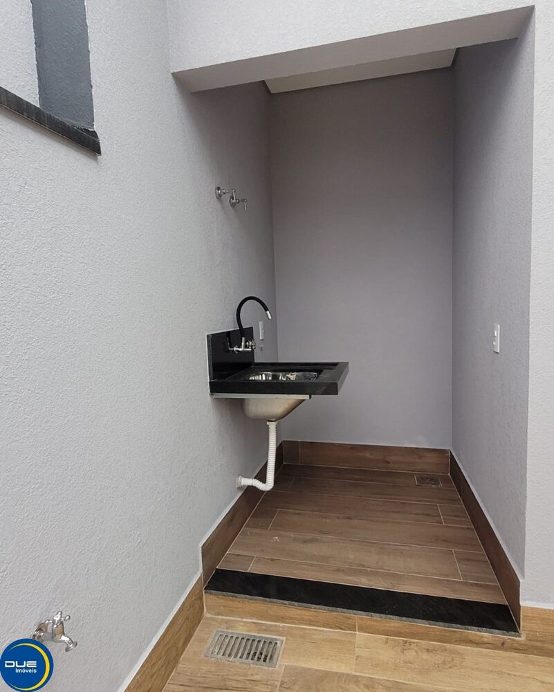 Casa à venda com 3 quartos - Foto 1