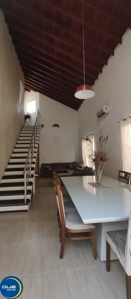 Casa à venda com 3 quartos, 303m² - Foto 3