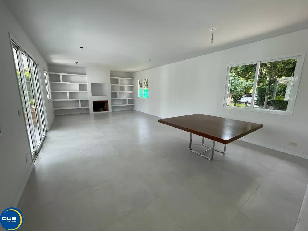 Casa à venda com 4 quartos, 400m² - Foto 4