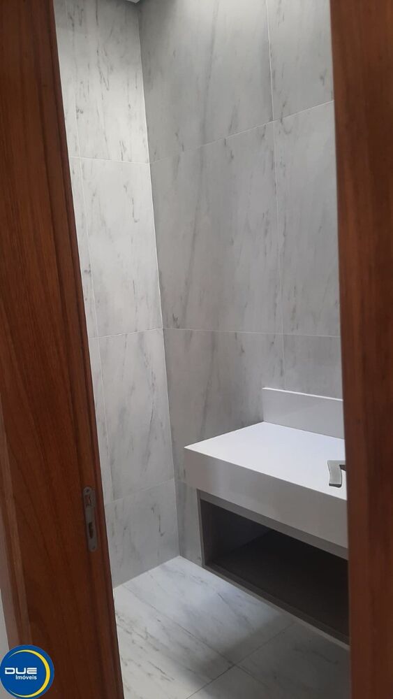 Casa, 4 quartos, 260 m² - Foto 2