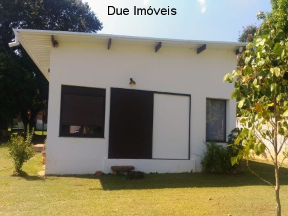 Chácara à venda com 3 quartos, 200m² - Foto 2