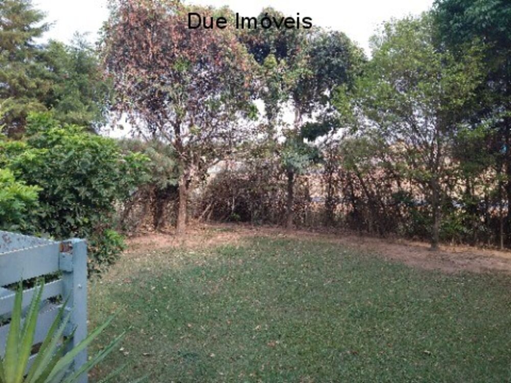 Chácara, 3 quartos, 1010 m² - Foto 1